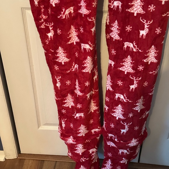 Women’s Cozy Red Tree Print Footy Pajamas - Picture 5 of 6